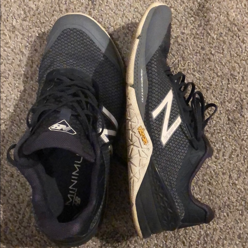 Men’s 9.5 New Balance Minimus Vibram